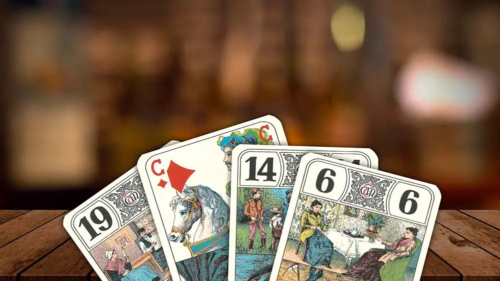 Personne devant un écran, découvrant le jeu de poker